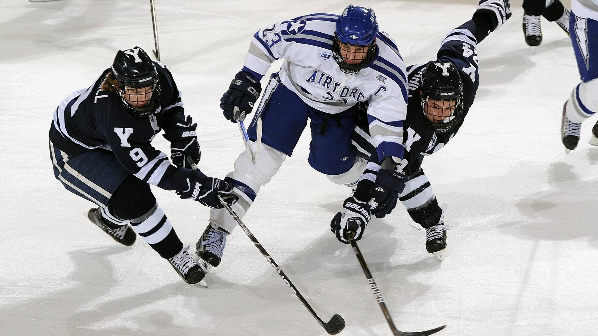 开云官方-德甲比赛精彩连续不断，战术创新成最大亮点，德甲德甲